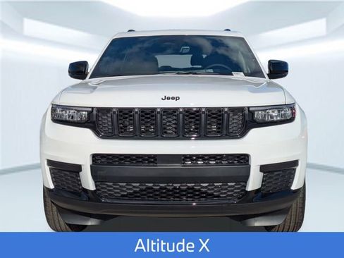 New 2025 Jeep Grand Cherokee L Altitude image 11