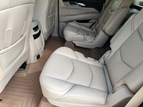 Used 2019 Cadillac Escalade Premium Luxury AWD/4WD image 13
