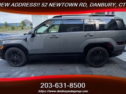 Used 2025 Hyundai Santa Fe Calligraphy AWD/4WD image 2