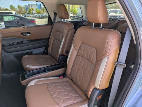 New 2026 Nissan Pathfinder Platinum image 25