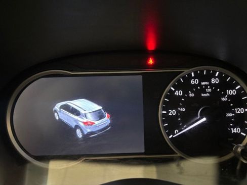 Used 2018 Nissan Kicks SR w/ Premium Package FWD image 10
