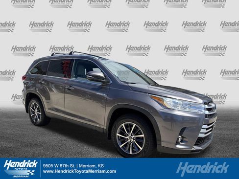Used 2019 Toyota Highlander XLE AWD/4WD image 1