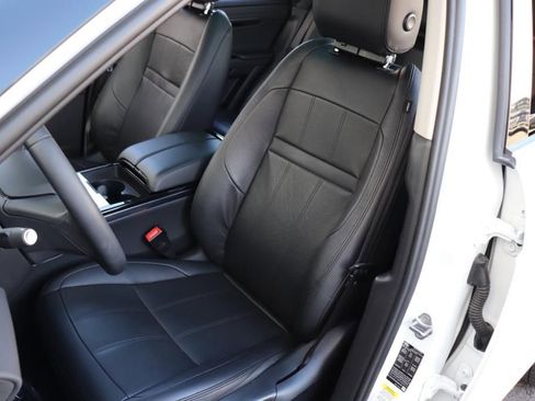 Used 2023 Land Rover Range Rover Evoque SE image 18