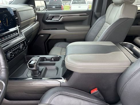 Used 2024 Chevrolet Silverado 1500 ZR2 w/ Technology Package image 25