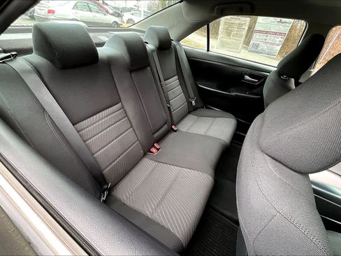 Used 2017 Toyota Camry LE image 21