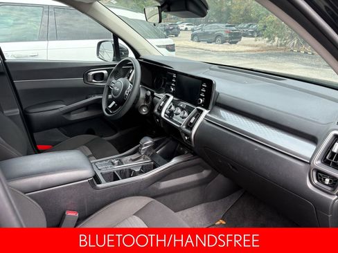 Used 2023 Kia Sorento LX image 11