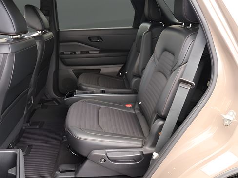Used 2023 Nissan Pathfinder Rock Creek AWD/4WD image 12