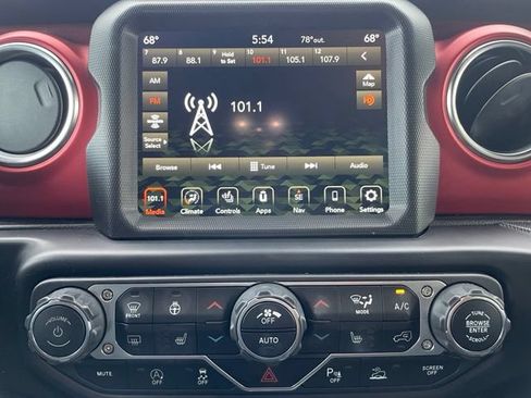 Used 2022 Jeep Gladiator Rubicon w/ LED Lighting Group AWD/4WD image 14