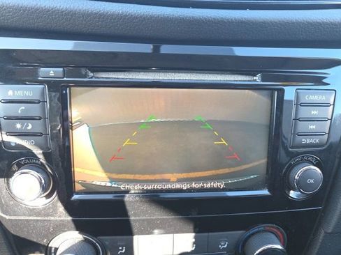 Used 2018 Nissan Rogue S FWD image 19