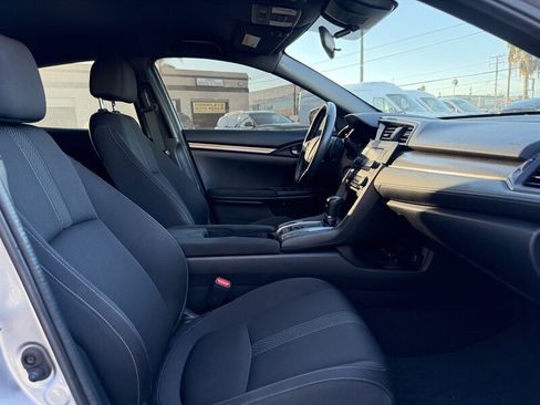 Used 2019 Honda Civic Sport image 9