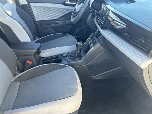 Used 2022 Volkswagen Taos S image 9