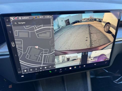 Used 2021 Tesla Model S Plaid image 26