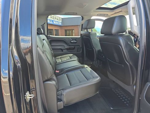 Used 2015 GMC Sierra 2500 Denali w/ Duramax Plus Package AWD/4WD image 32