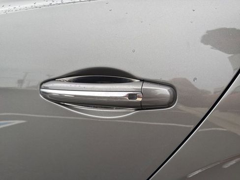 Used 2014 Bentley Flying Spur W12 image 11