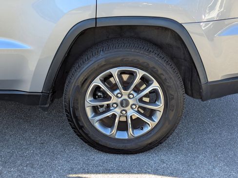 Used 2014 Jeep Grand Cherokee Limited w/ Trailer Tow Group IV image 32