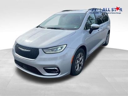 Used 2023 Chrysler Pacifica Limited