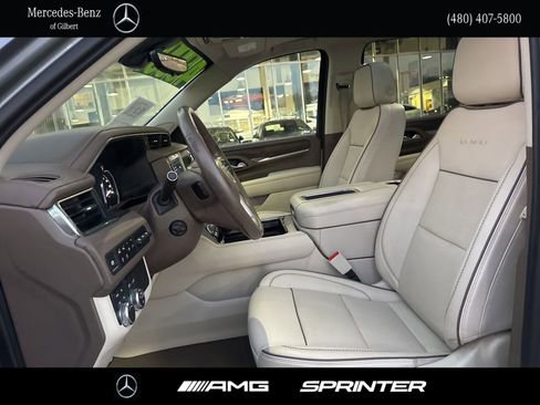 Used 2021 GMC Yukon XL Denali w/ Denali Premium Package image 10