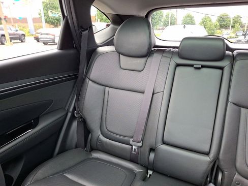 Certified 2022 Hyundai Tucson Limited image 12