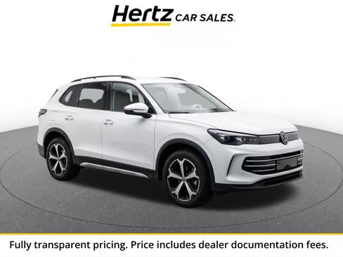 Used 2026 Volkswagen Tiguan SE AWD/4WD image 1