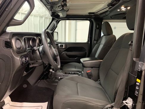 Used 2023 Jeep Wrangler Willys image 4