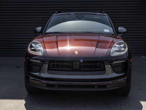 Certified 2026 Porsche Macan Turbo AWD/4WD image 7