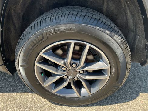 Used 2020 Jeep Grand Cherokee Laredo w/ Quick Order Package 2BN North image 9