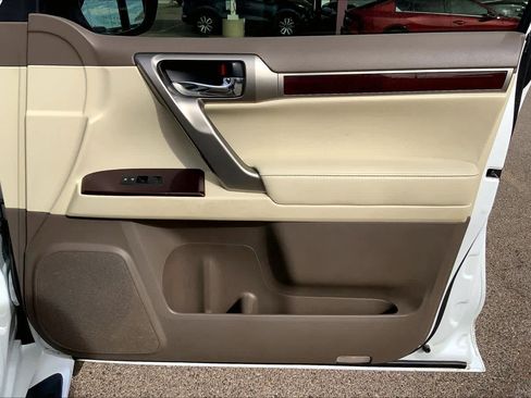 Used 2014 Lexus GX 460 image 22