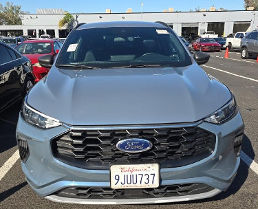 Certified 2023 Ford Escape ST-Line w/ Tech Pack #1 FWD image 2