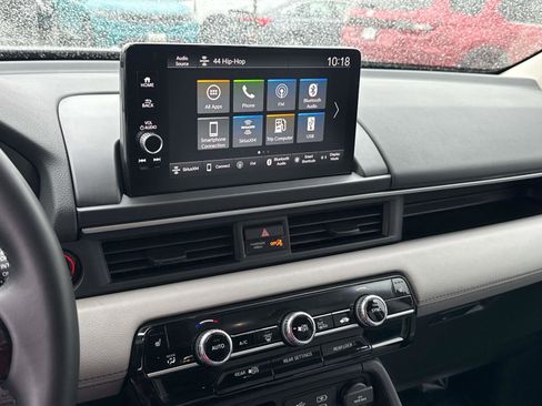 Certified 2025 Honda Pilot EX-L image 3