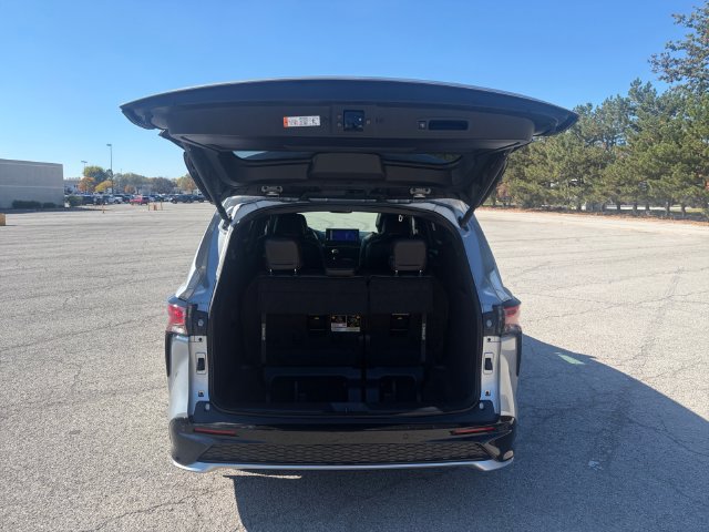 Used 2025 Toyota Sienna XSE w/ XSE Premium Package AWD/4WD image 20