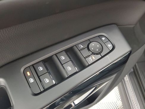 New 2025 Nissan Pathfinder SV image 29