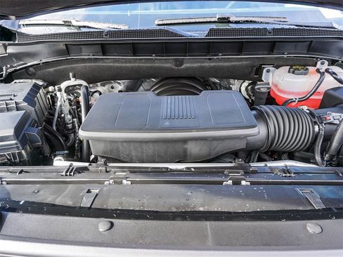 New 2026 Chevrolet Suburban LS image 25