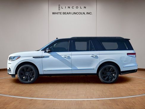Used 2024 Lincoln Navigator L Black Label image 8