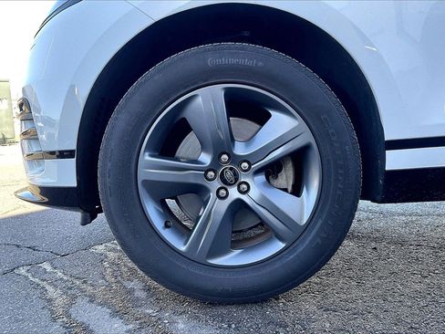 Used 2025 Land Rover Range Rover Velar Dynamic SE image 9