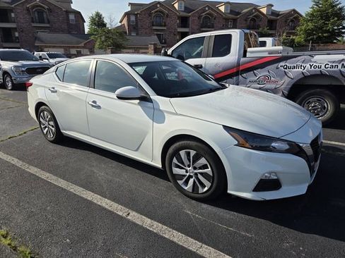 Used 2022 Nissan Altima 2.5 S FWD image 3