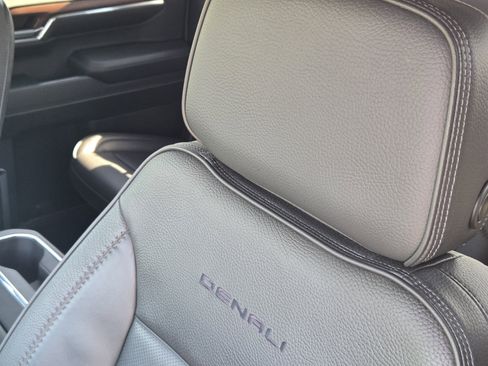 Used 2022 GMC Sierra 1500 Denali w/ Denali Reserve Package image 33