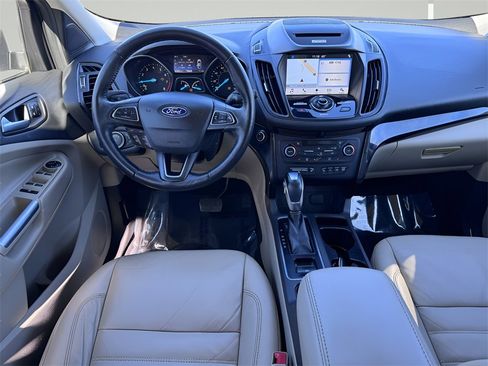 Used 2018 Ford Escape Titanium image 9