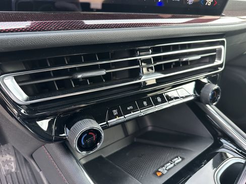 New 2026 Chevrolet Traverse Z71 w/ Driver Confidence Package image 23