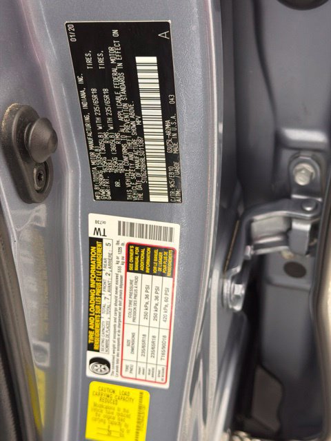 Used 2020 Toyota Highlander XLE AWD/4WD image 14