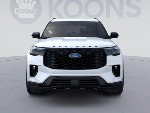 New 2026 Ford Explorer ST-Line w/ ST-Line Street Pack AWD/4WD image 8