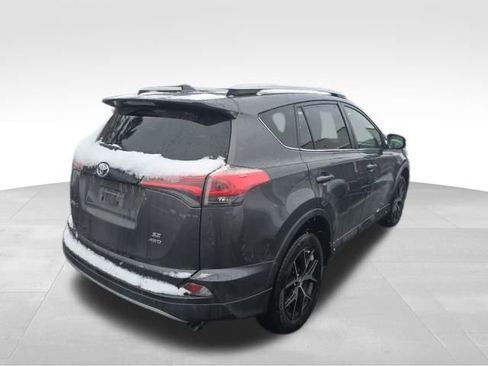 Used 2017 Toyota RAV4 SE image 7