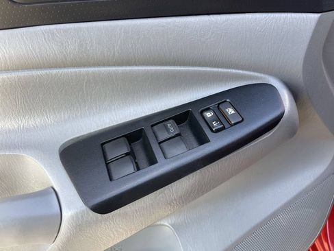 Used 2015 Toyota Tacoma PreRunner w/ TRD Sport Package RWD image 19