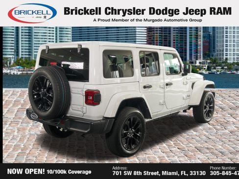 Used 2024 Jeep Wrangler Unlimited Sahara AWD/4WD image 7
