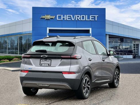Used 2023 Chevrolet Bolt EUV Premier w/ Sun & Sound Package image 4