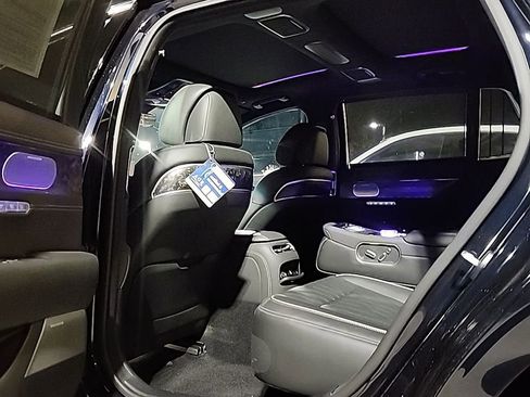 Used 2025 Genesis G90 3.5T image 30