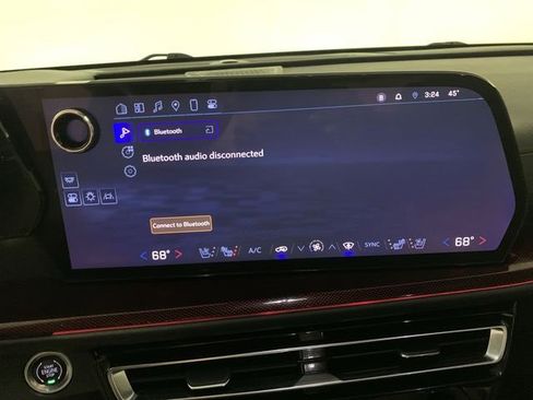 Used 2024 Chevrolet Traverse RS image 13