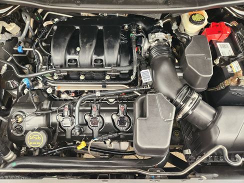 Used 2016 Ford Explorer XLT w/ Equipment Group 202A image 33