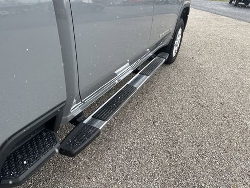 Used 2024 GMC Sierra 2500 SLE w/ SLE Value Package; image 4