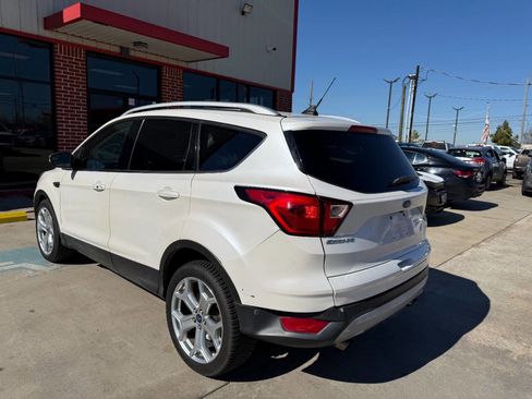 Used 2019 Ford Escape Titanium image 6