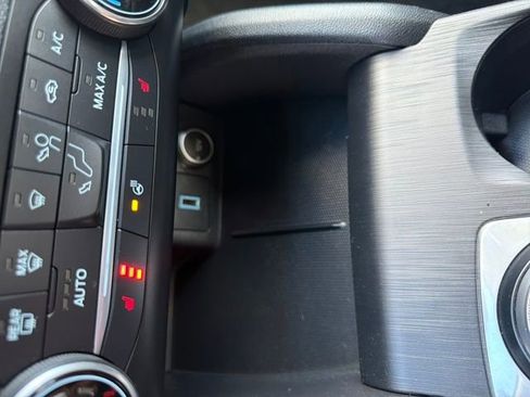 Used 2020 Ford Escape SEL image 29